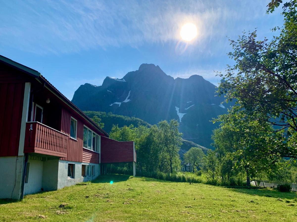 Lofoten Red Villa Laupstad Exteriör bild