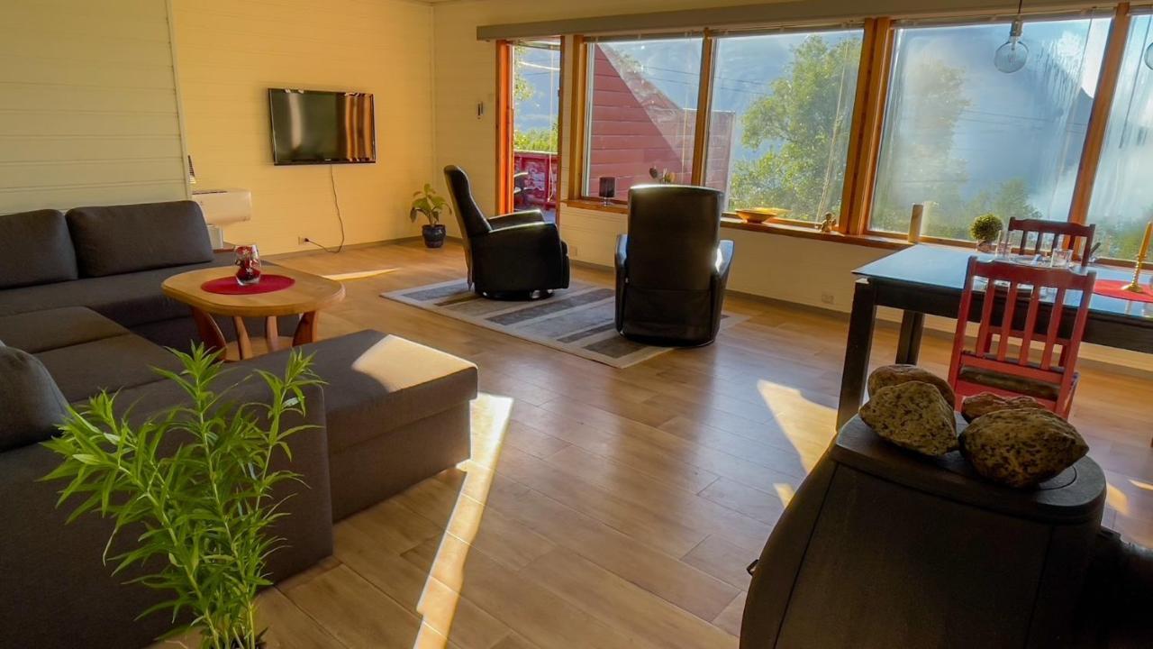 Lofoten Red Villa Laupstad Exteriör bild