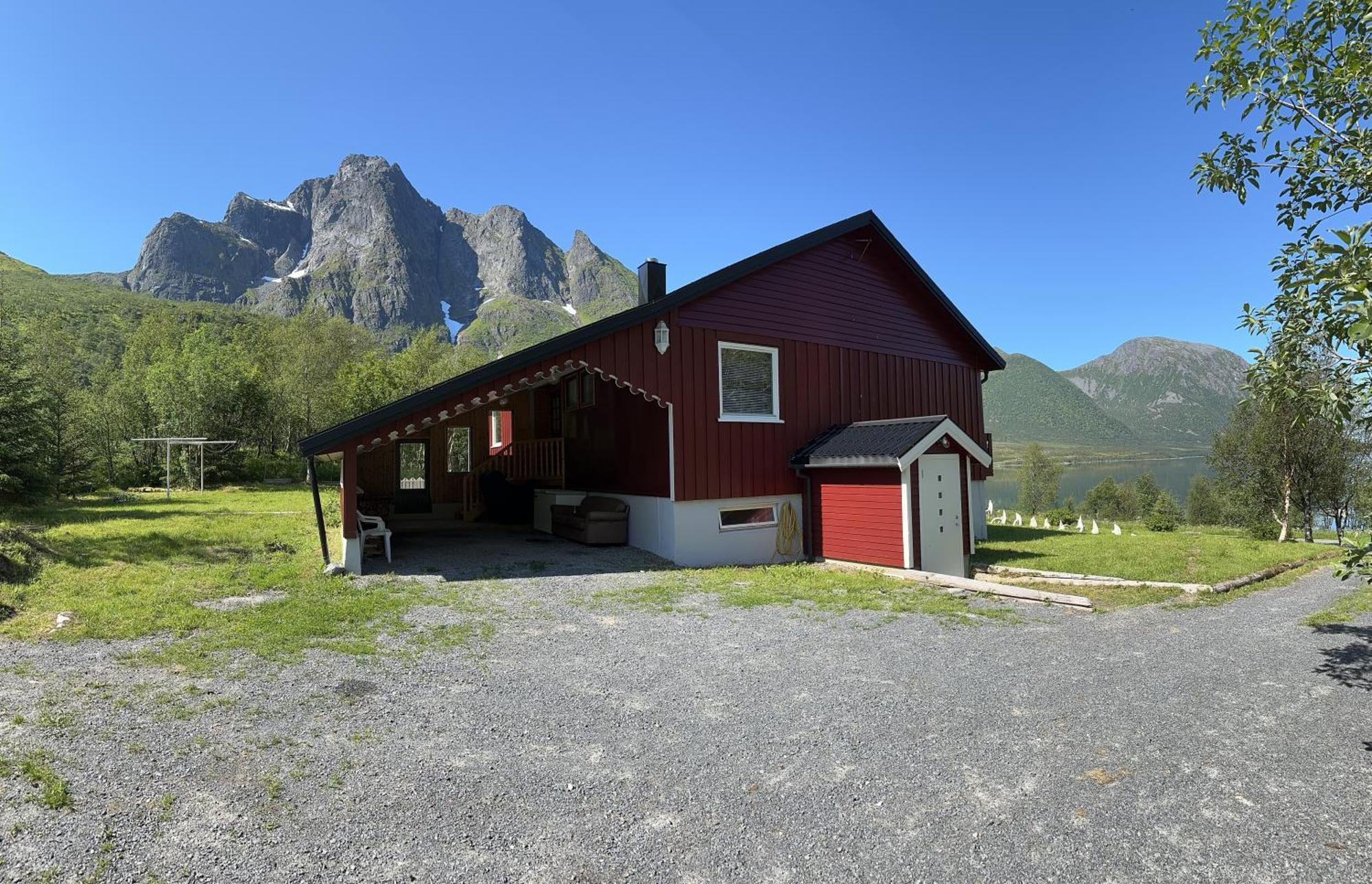 Lofoten Red Villa Laupstad Exteriör bild